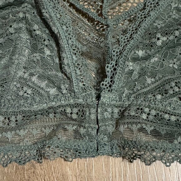 Victoria's Secret Lace Bralette Size Medium Green - Excellent condition - Picture 2 of 10